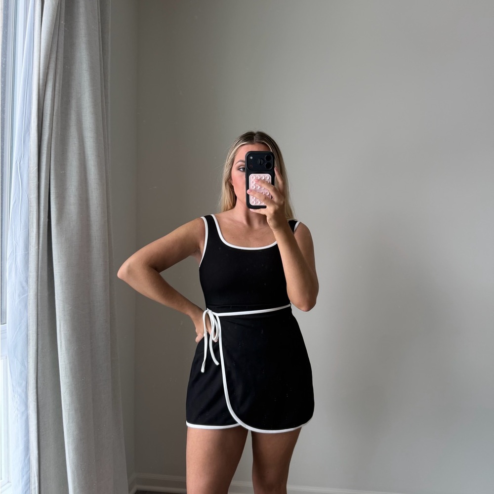 Mable black romper - Picture 3 of 4